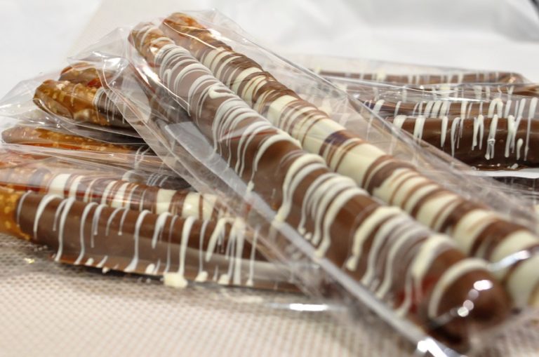 Dipped Pretzel (2pk) Checkers Premium Fudge